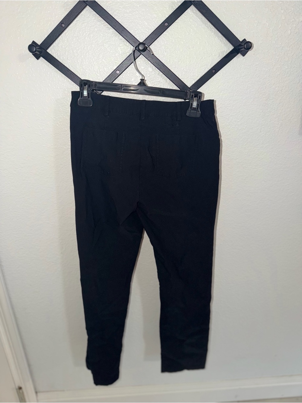 SOHO Apparel Women’s Size 6 Black Ponte Skinny Pants Stretch Ankle Trousers - Picture 3 of 4